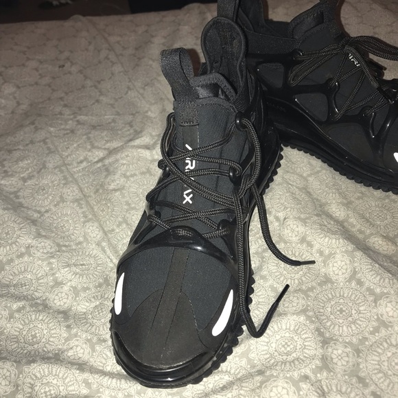 Nike Air Max Gore•Tex 720 - Picture 5 of 7